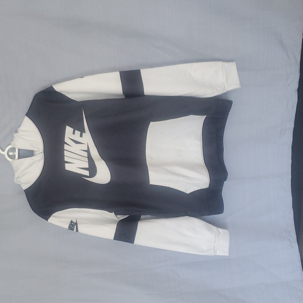 Nike hooded sweat shirt